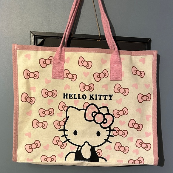 Hello Kitty Handbags - Hello Kitty Pink and Cream Bow Tote
